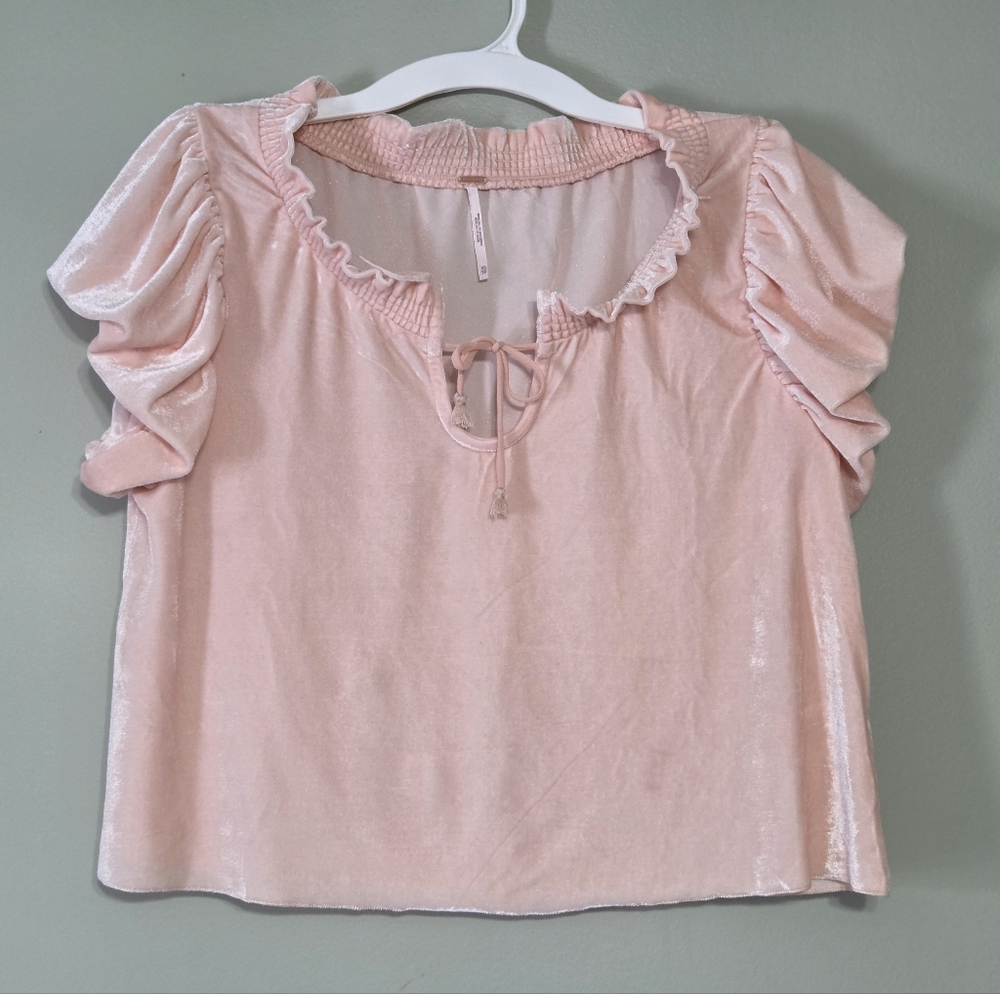 Free People Peachy Pink Soft Lightweight Velvet Romantic Smocked Blouse XS 🩰